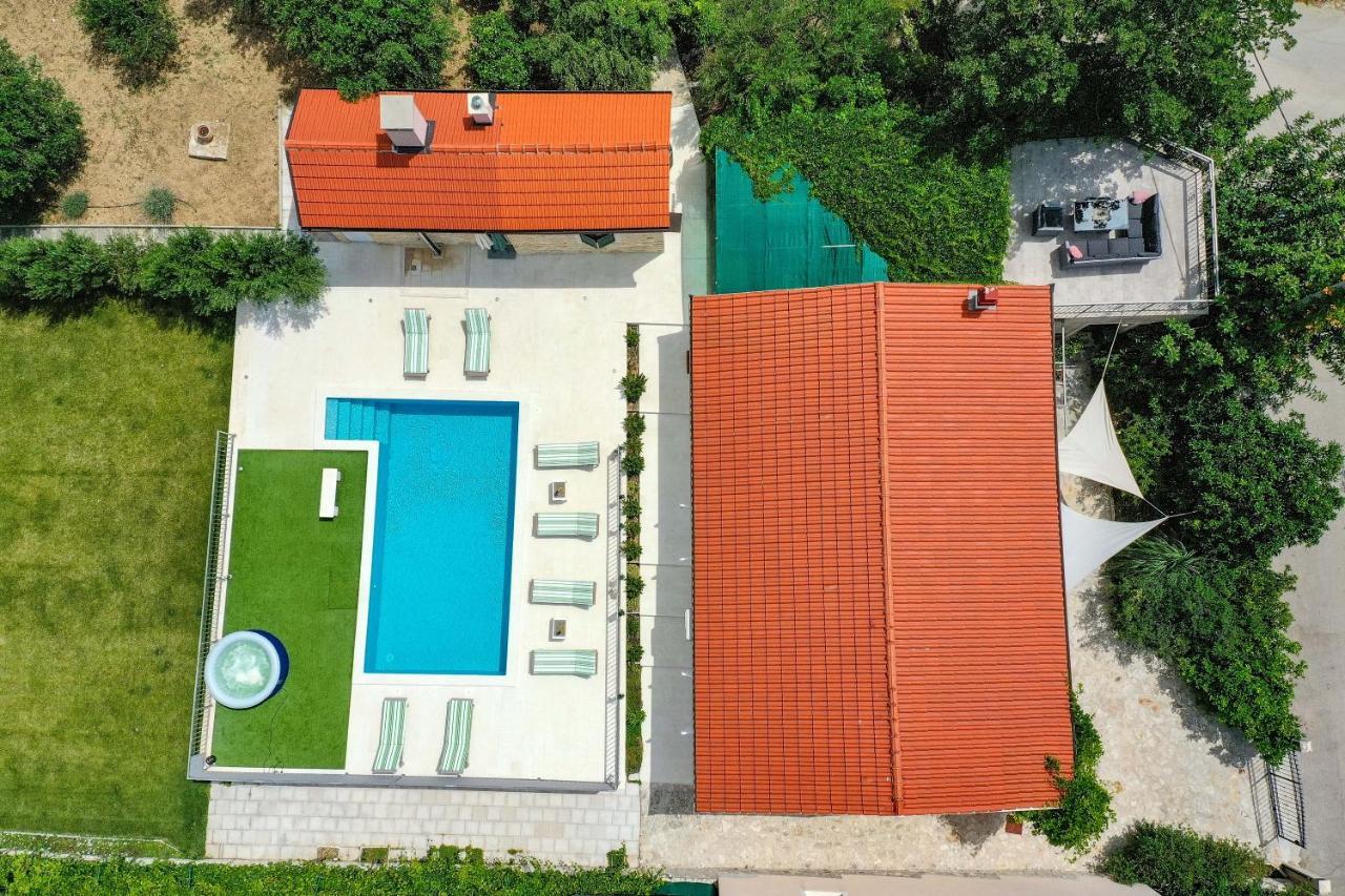 Home Away From Home With Outdoor Pool, Botanical Garden And A Beautiful Sea View Каштела Экстерьер фото
