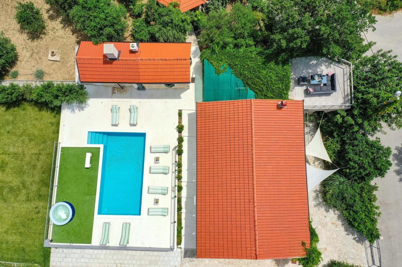 Home Away From Home With Outdoor Pool, Botanical Garden And A Beautiful Sea View Каштела Экстерьер фото