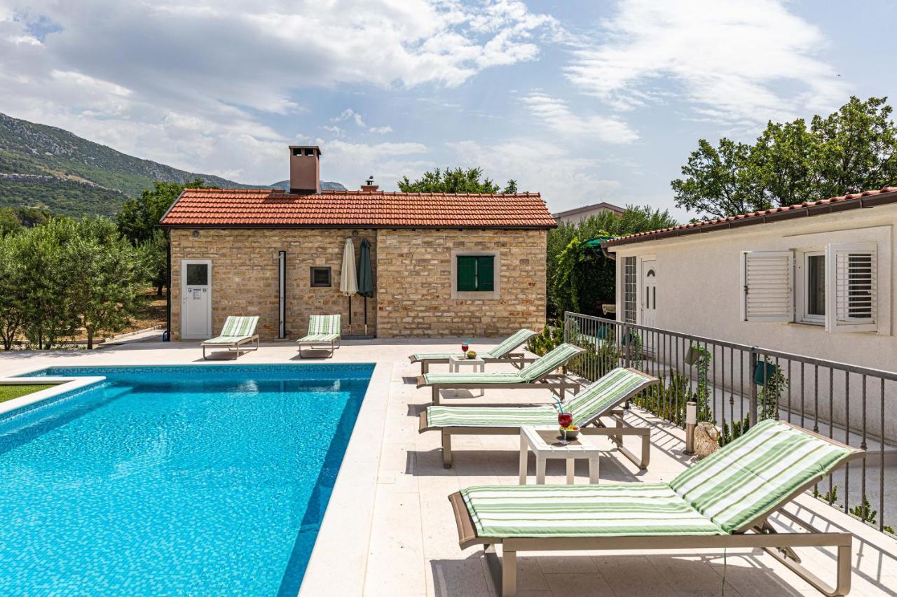 Home Away From Home With Outdoor Pool, Botanical Garden And A Beautiful Sea View Каштела Экстерьер фото