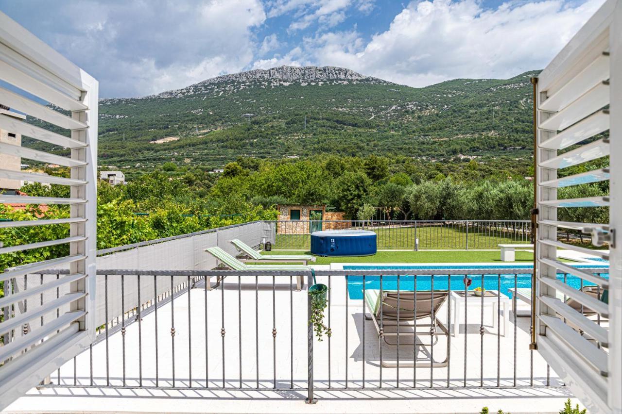Home Away From Home With Outdoor Pool, Botanical Garden And A Beautiful Sea View Каштела Экстерьер фото
