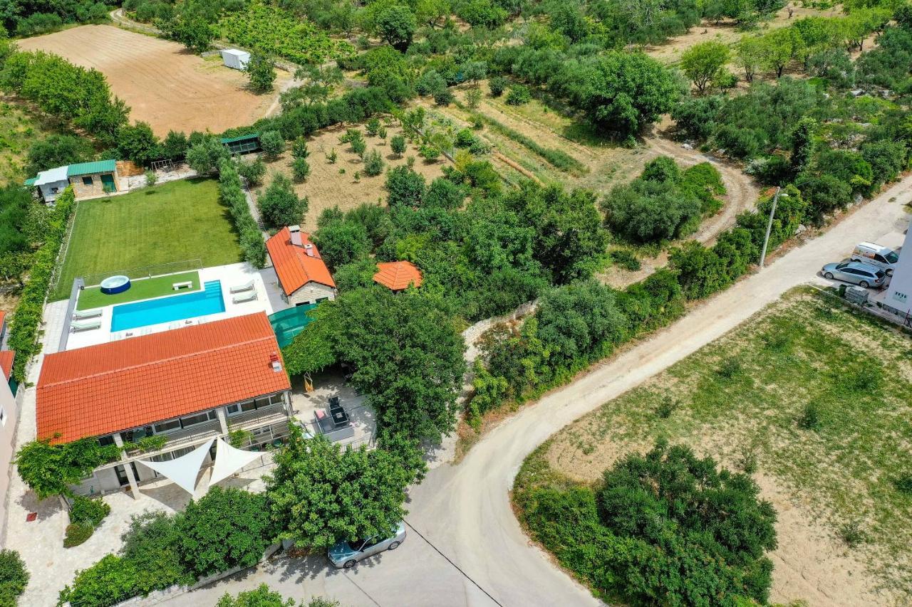 Home Away From Home With Outdoor Pool, Botanical Garden And A Beautiful Sea View Каштела Экстерьер фото