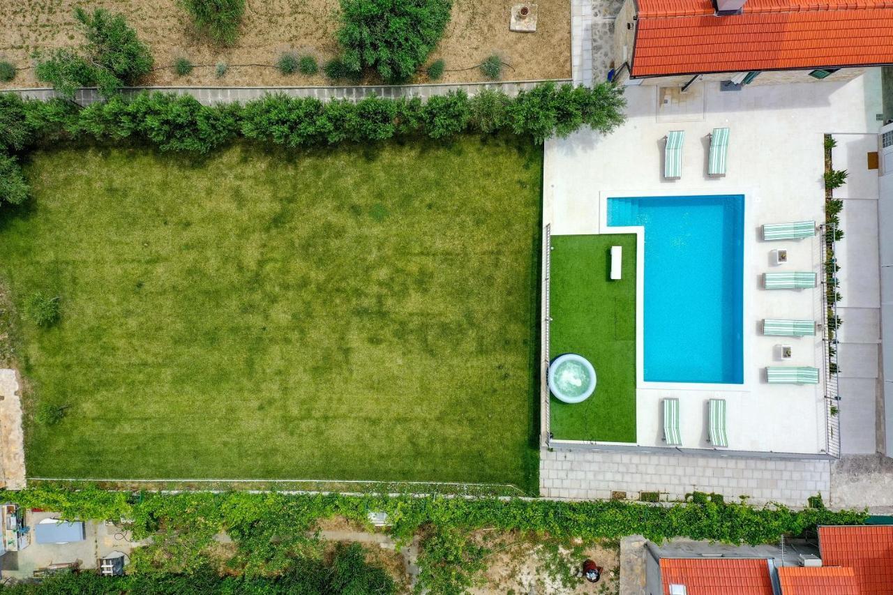 Home Away From Home With Outdoor Pool, Botanical Garden And A Beautiful Sea View Каштела Экстерьер фото